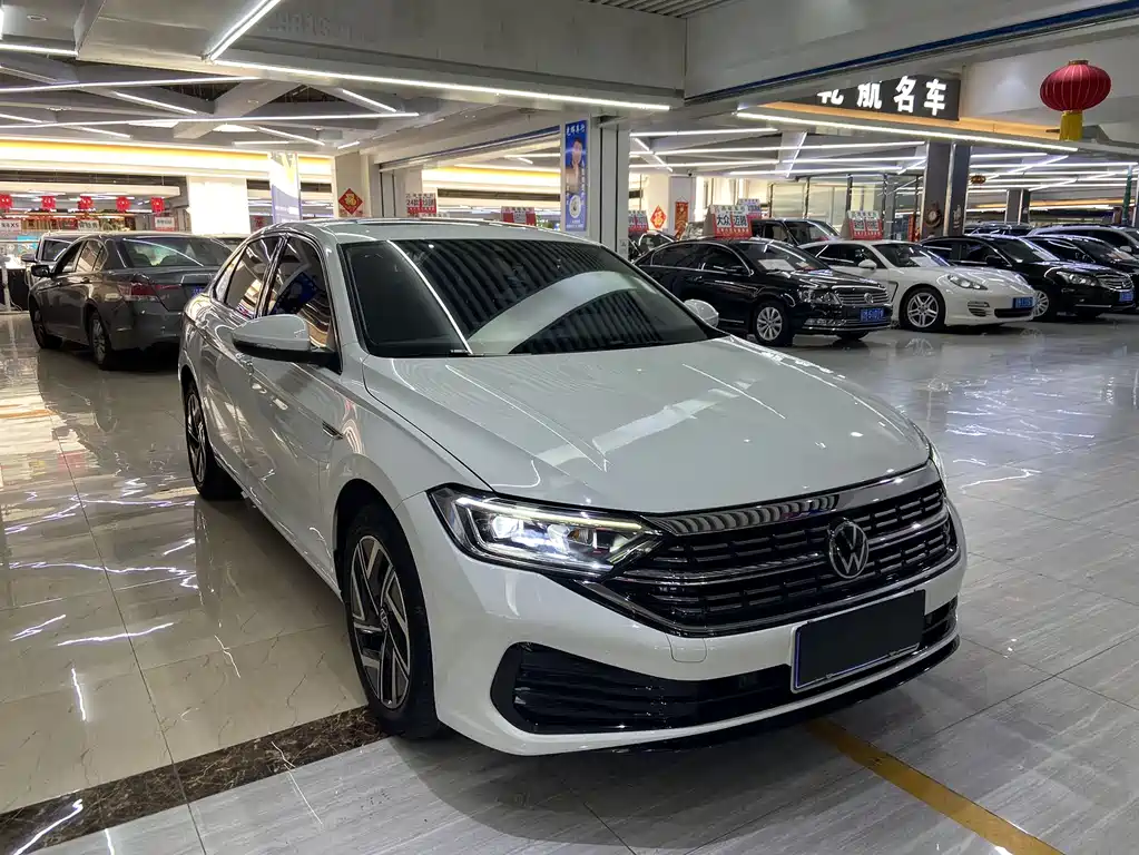Volkswagen Sagitar 2022