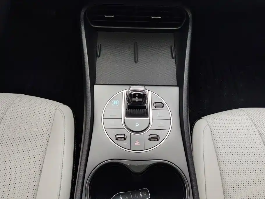 BYD Seal 05 DM-i 2025 — фото 16