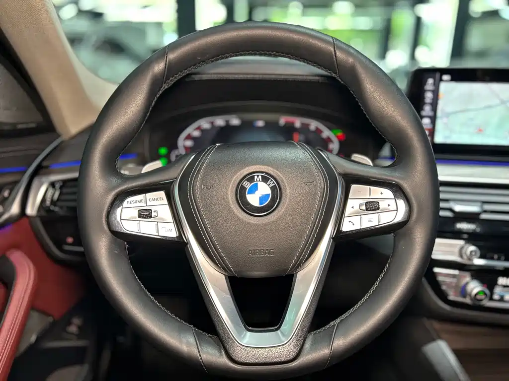 BMW 5 Series 2021 — фото 11