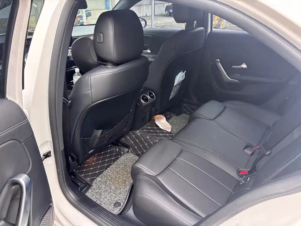 Mercedes-Benz A-Class 2022 — фото 4