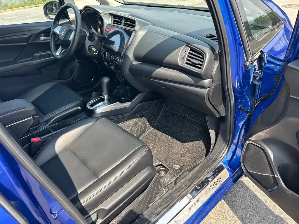 Honda Fit 2016 — фото 21