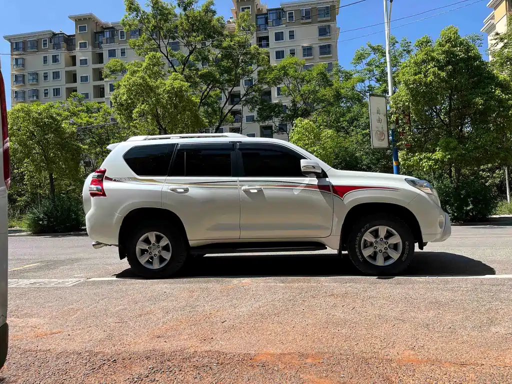 Toyota Prado 2016 — фото 4