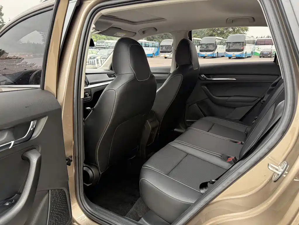 Skoda Kamiq 2023 — фото 10
