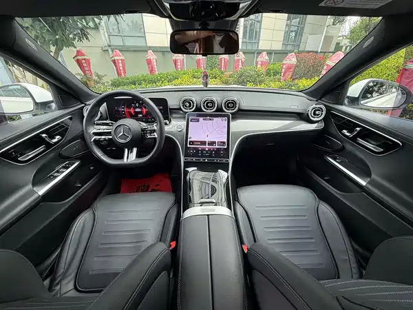 Mercedes-Benz C-Class 2024