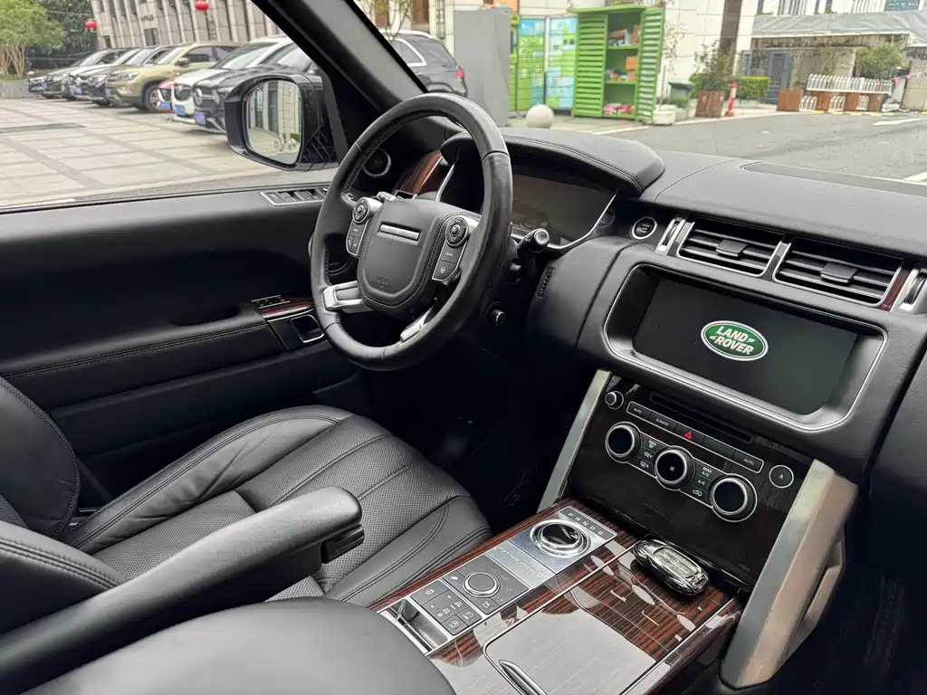 Land Rover Range Rover 2018 — фото 31