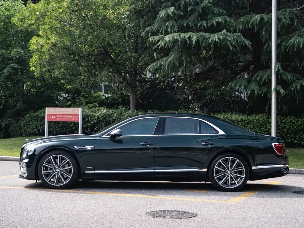 Bentley Flying Spur PHEV 2023 — фото 4