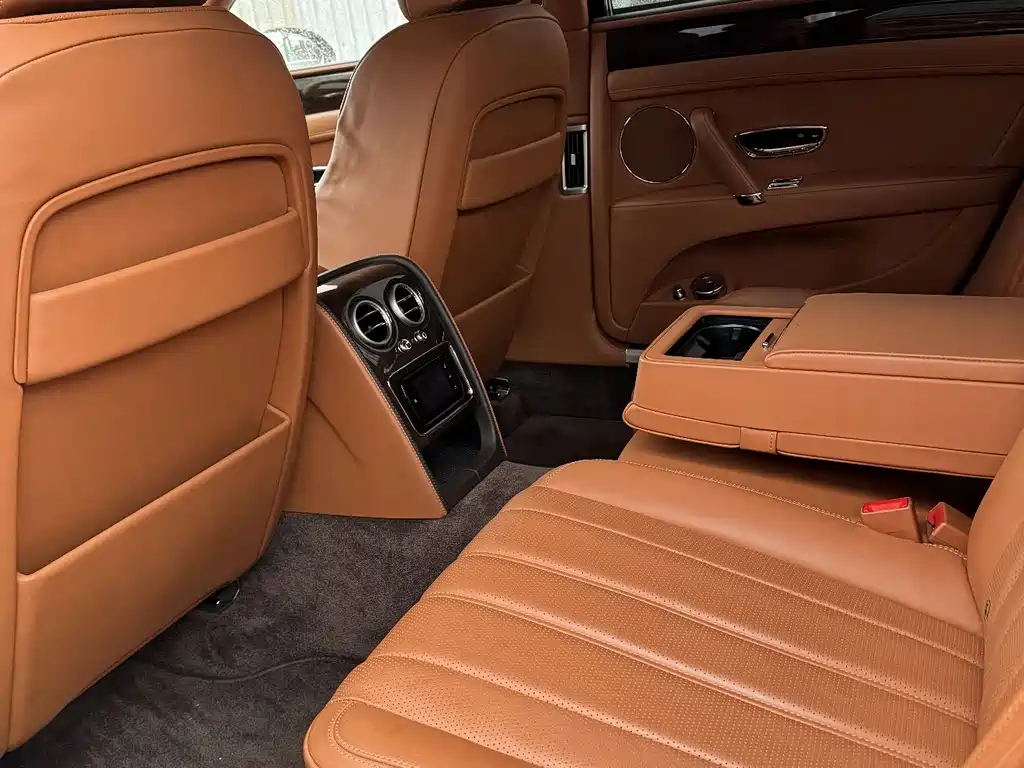 Bentley Flying Spur 2015 — фото 6