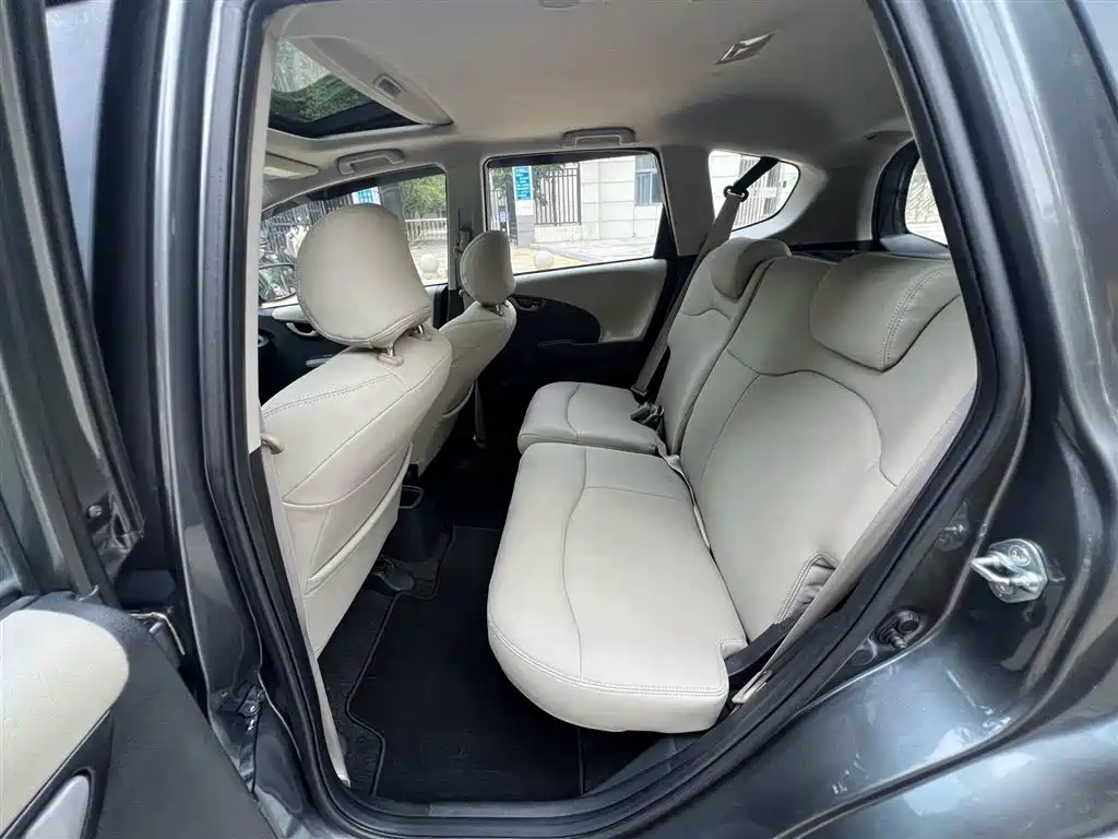 Honda Fit 2012 — фото 10