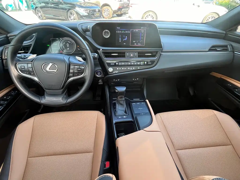 Lexus ES 2022 — фото 13