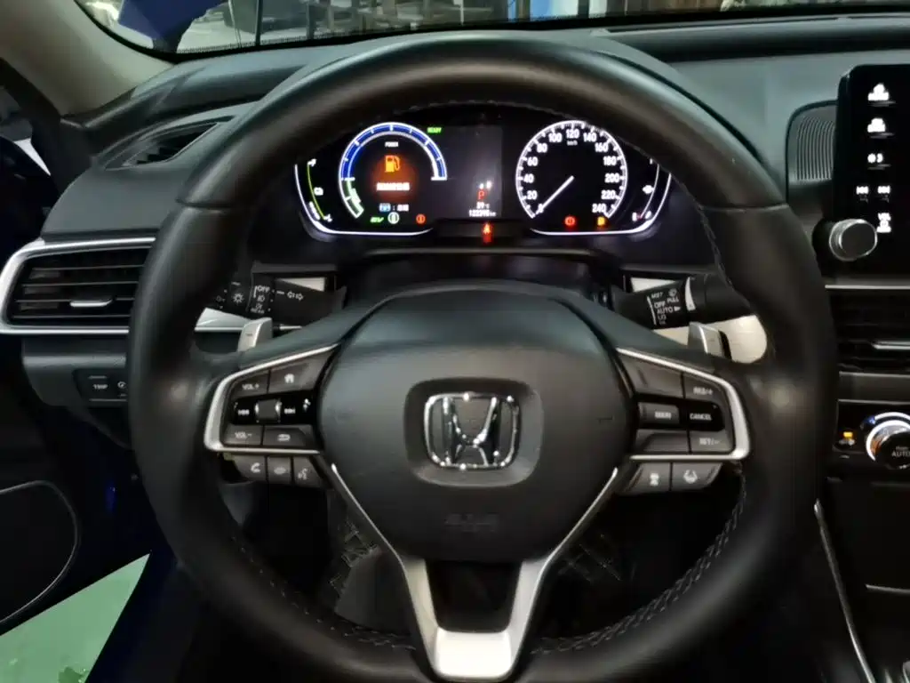 Honda Accord 2019 — фото 11