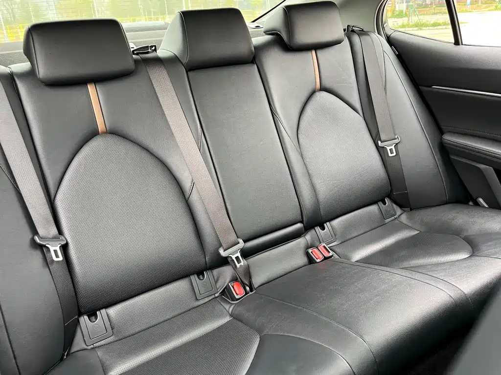 Toyota Camry 2020 — фото 18