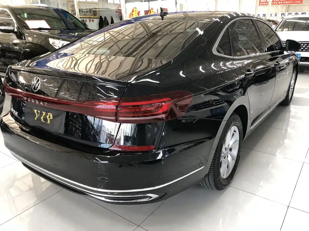 Volkswagen Passat 2023 — фото 4