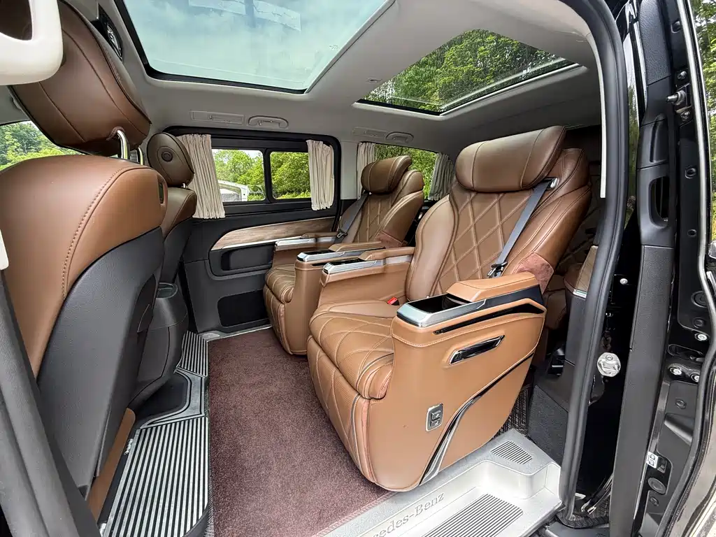 Mercedes-Benz V-Class 2025 — фото 10