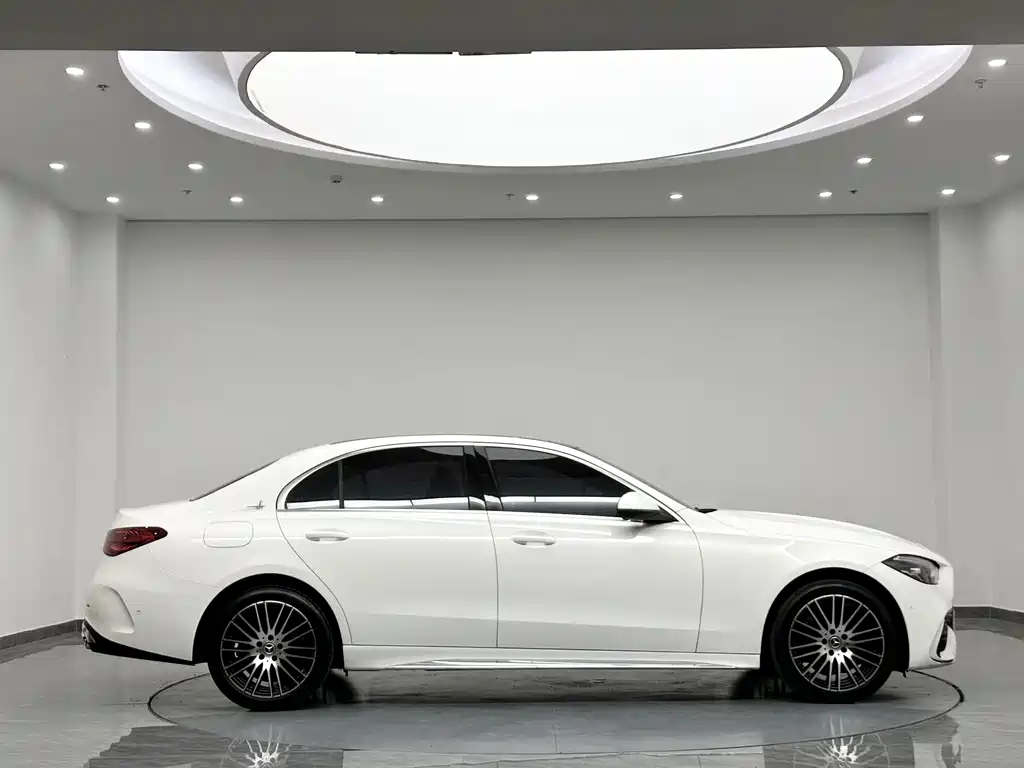 Mercedes-Benz C-Class 2022 — фото 4