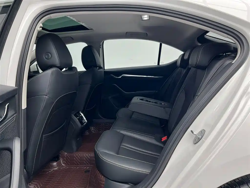 Skoda Octavia 2022 — фото 25