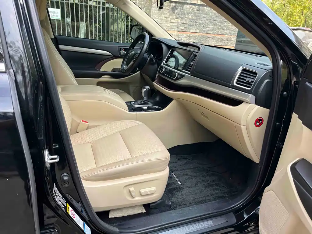 Toyota Highlander 2017 — фото 18