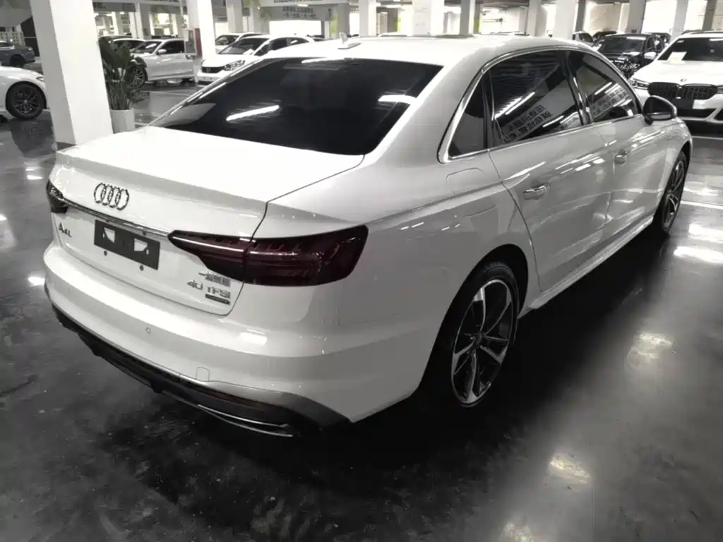 Audi A4L 2021