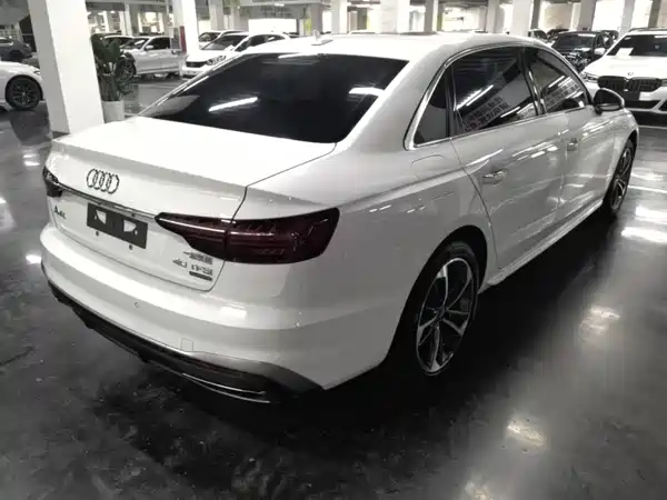 Audi A4L 2021