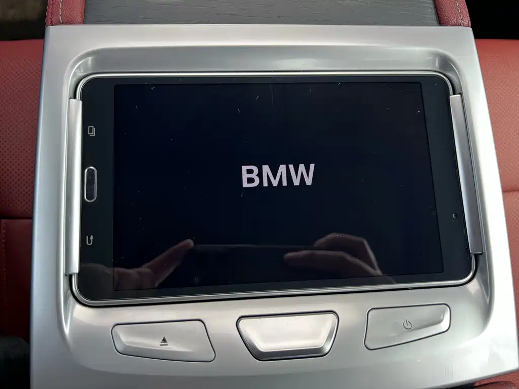 BMW 5 Series 2022 — фото 11