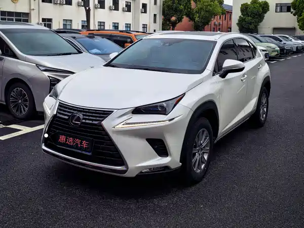 Lexus NX 2021