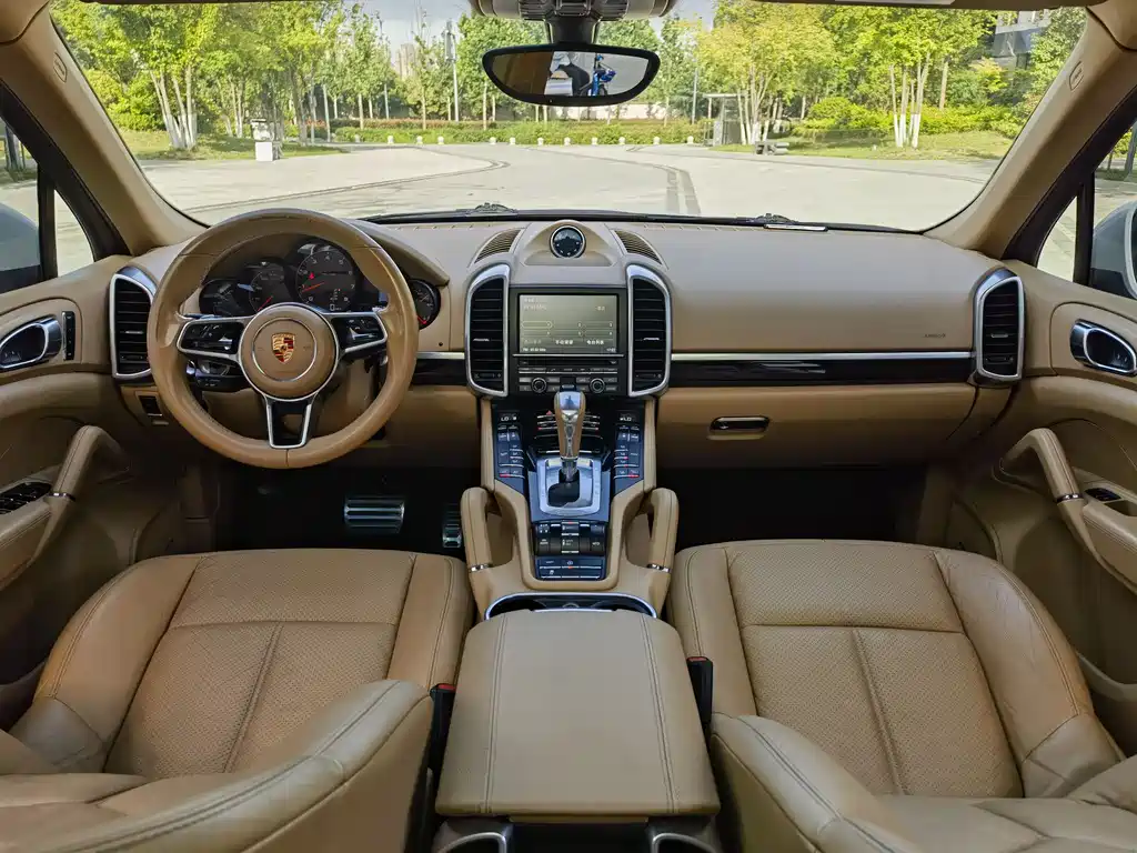 Porsche Cayenne 2015 — фото 10