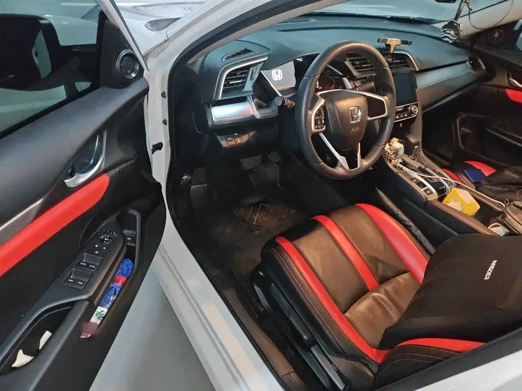 Honda Civic 2018 — фото 14