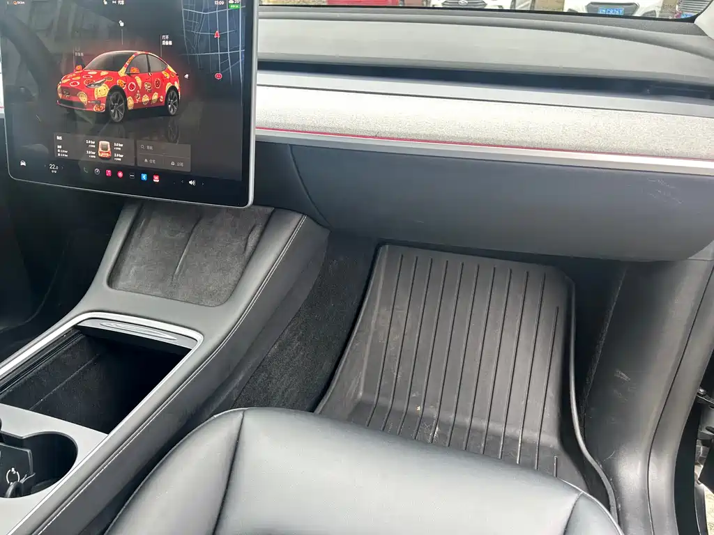 Tesla Model Y 2023 — фото 12