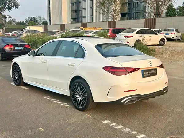 Mercedes-Benz C-Class 2024