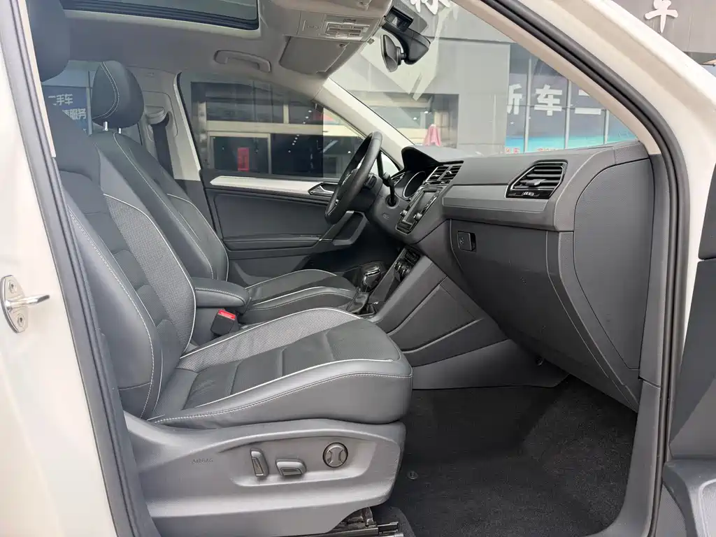 Volkswagen Tiguan L 2019 — фото 13