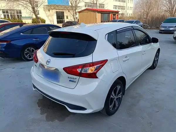 Nissan Tiida 2016