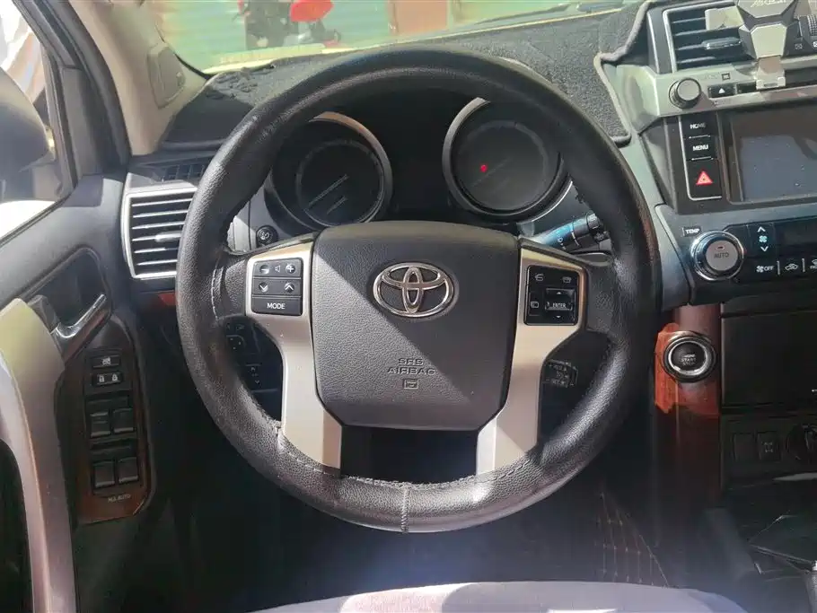 Toyota Prado 2017 — фото 15