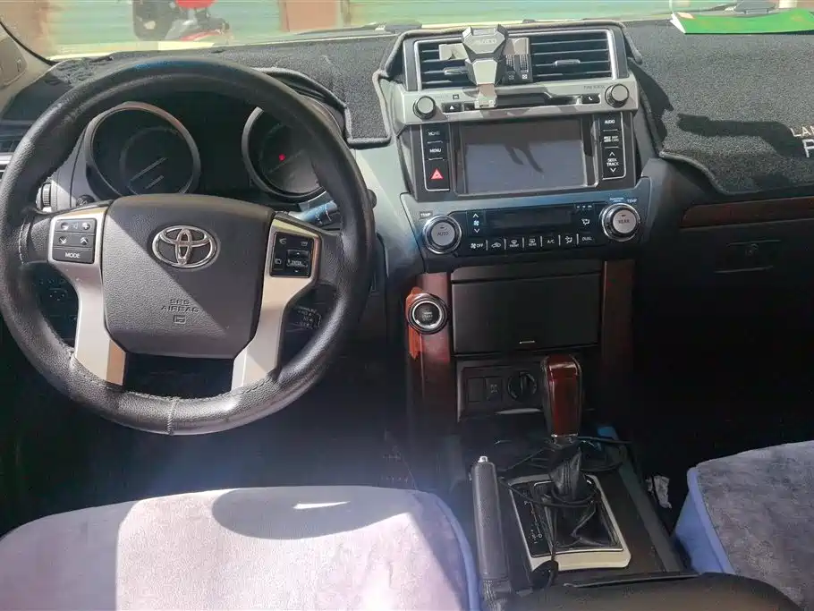 Toyota Prado 2017 — фото 12