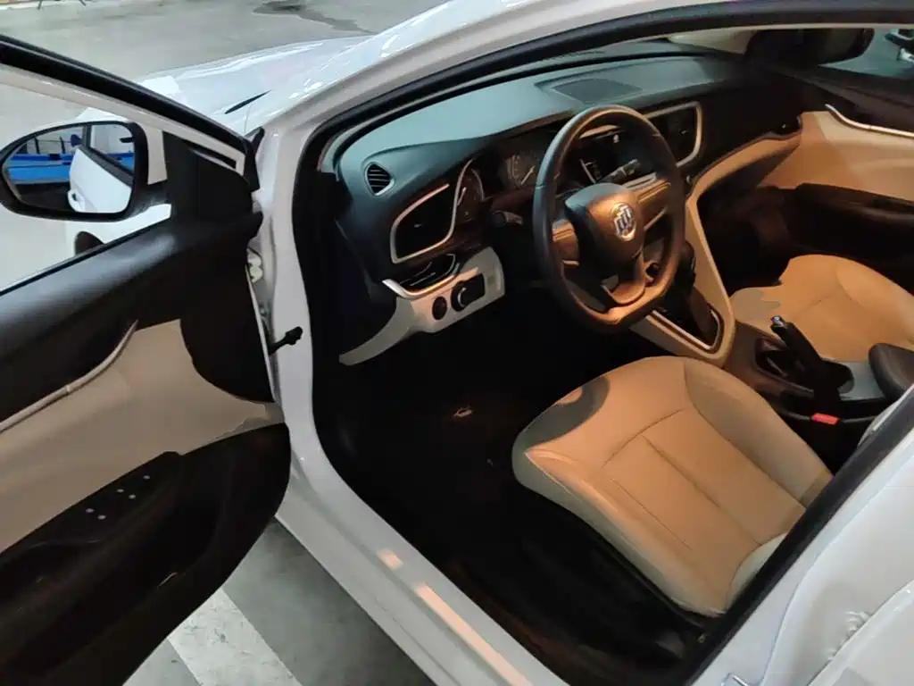 Buick Excelle 2020 — фото 16