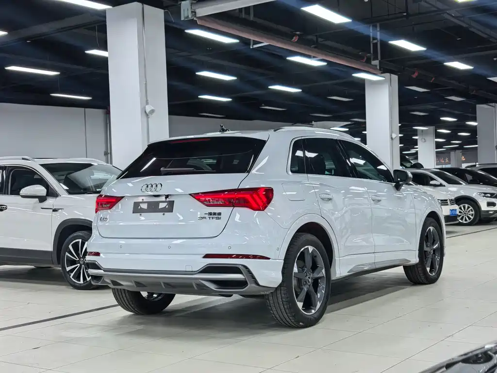 Audi Q3 2023 — фото 26