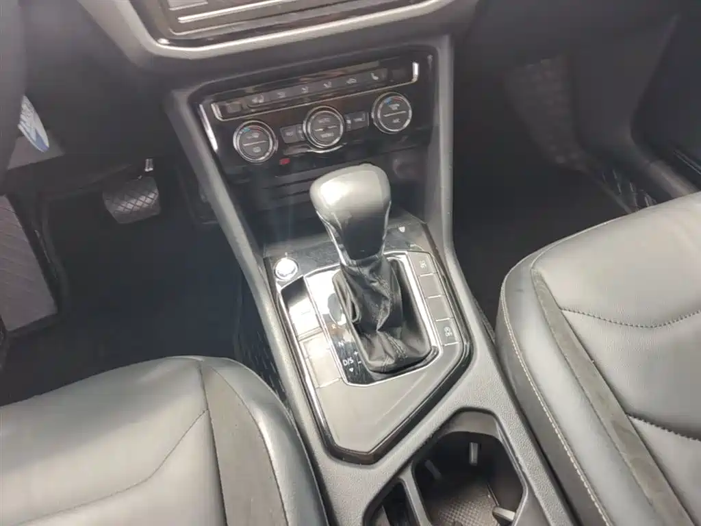 Volkswagen Tiguan L 2018 — фото 14