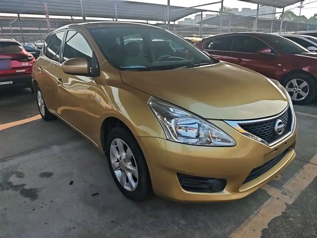 Nissan Tiida 2016 — фото 4