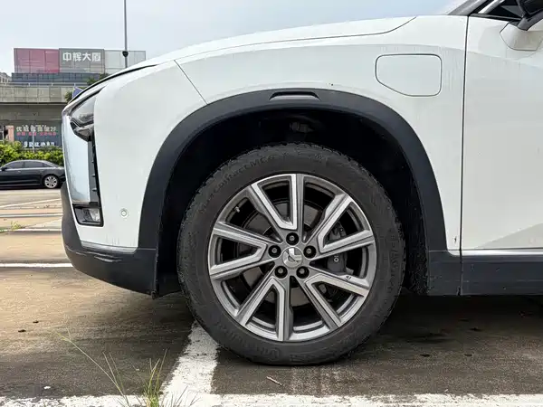NIO ES8 2020