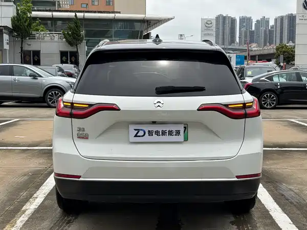 NIO ES8 2020
