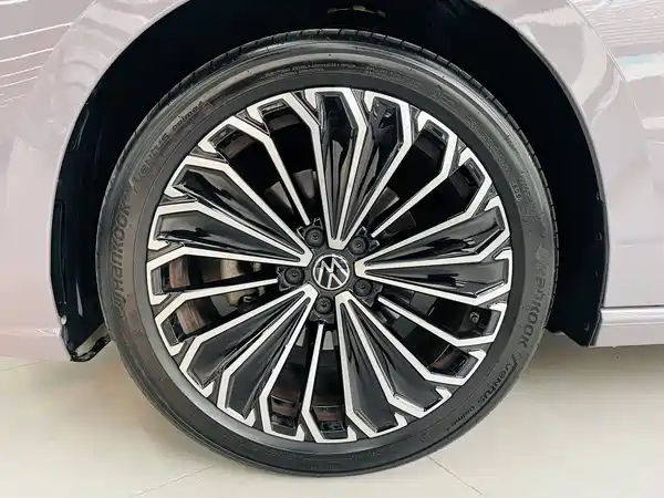 Volkswagen Passat 2025
