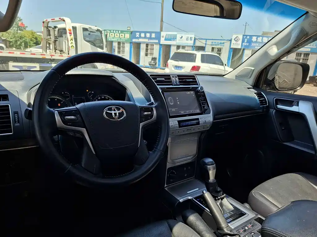 Toyota Prado 2018 — фото 12