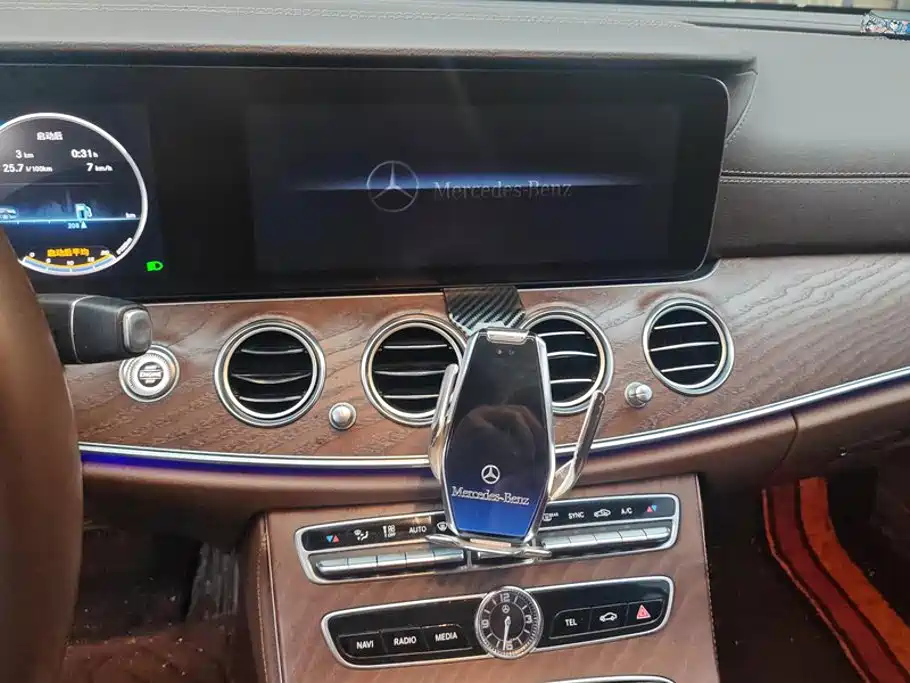 Mercedes-Benz E-Class 2020 — фото 13