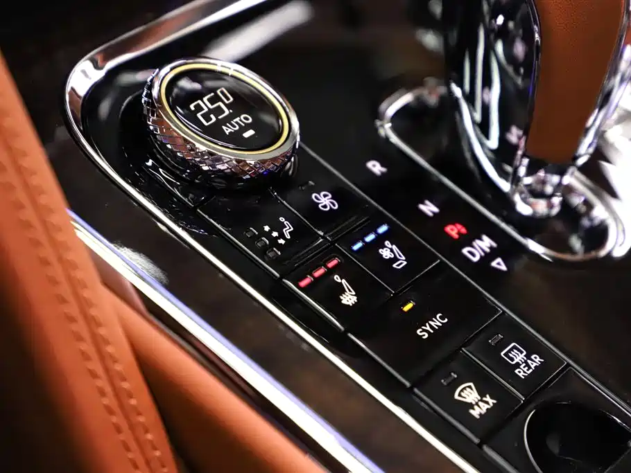 Bentley Flying Spur 2023 — фото 11