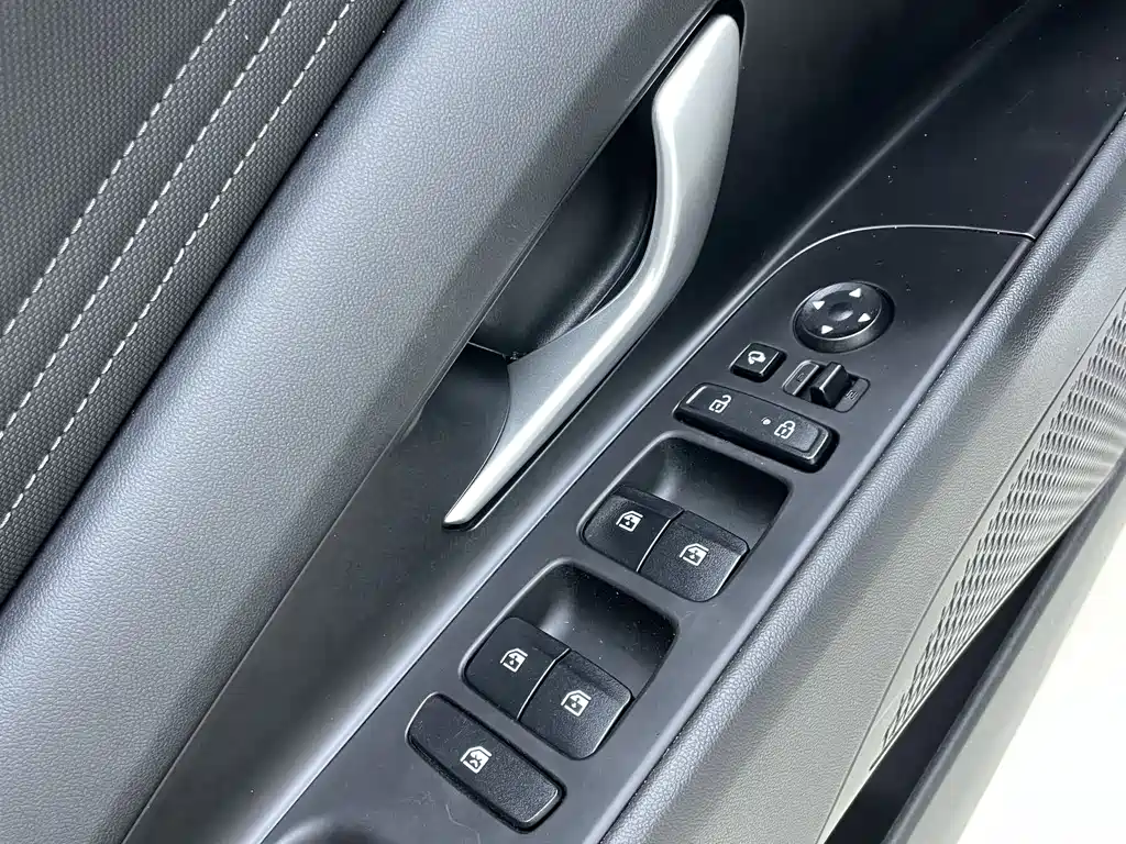 Hyundai Elantra 2022 — фото 11