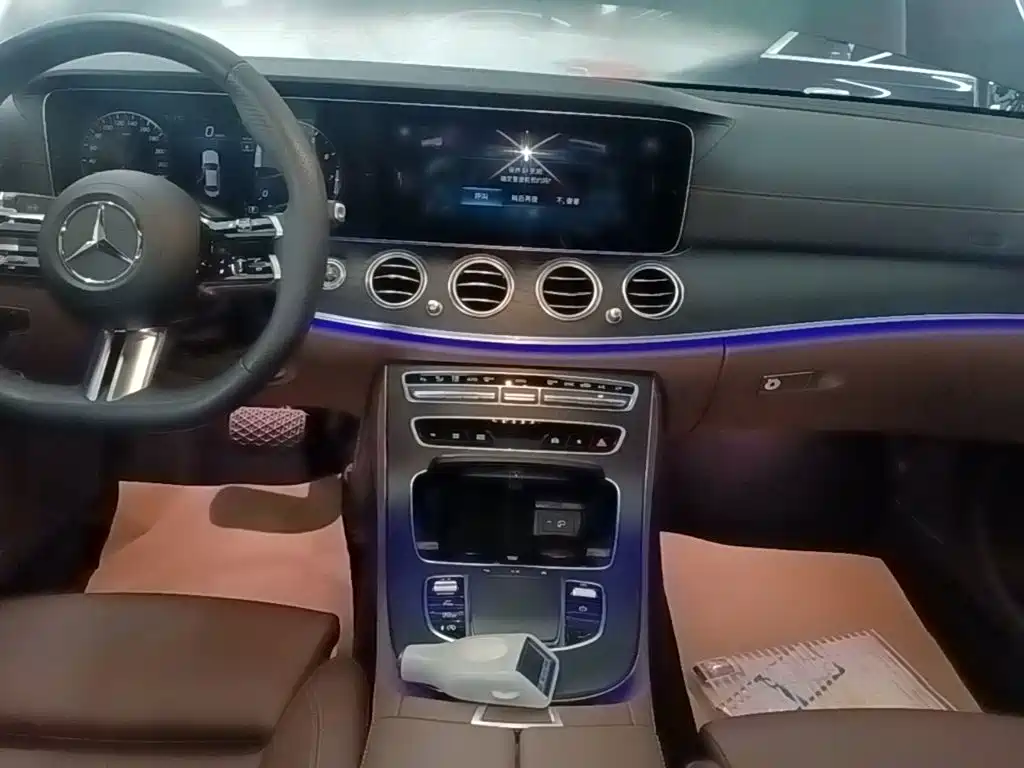 Mercedes-Benz E-Class 2023 — фото 13