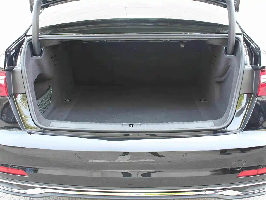 Audi A6L 2023 — фото 15