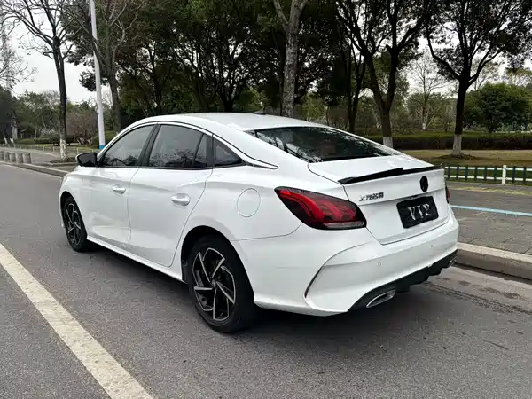 MG MG5 2021