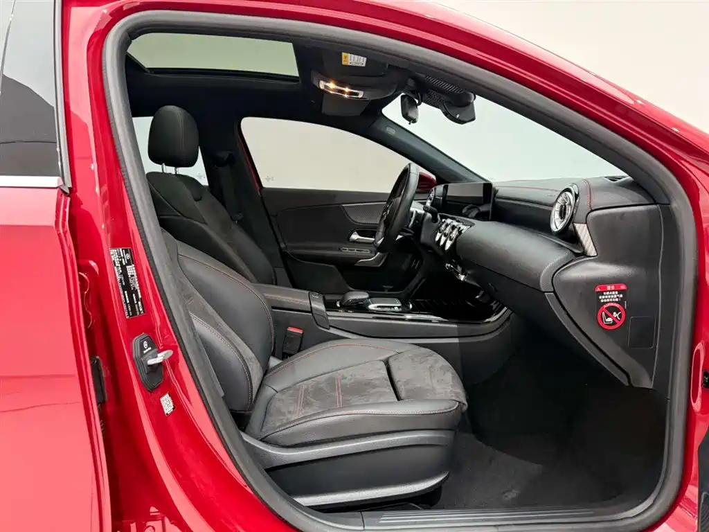 Mercedes-Benz A-Class 2023 — фото 19