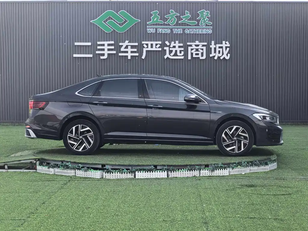 Volkswagen Sagitar 2023