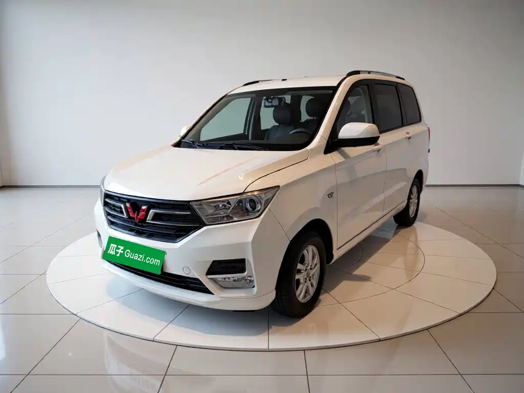 Wuling Hongguang 2018 — фото 1