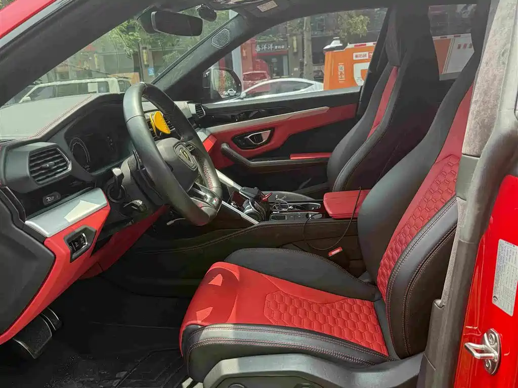 Lamborghini Urus 2019 — фото 13